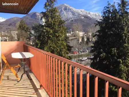 5 mn du lac-secteur albigny- appartement t3 traversant