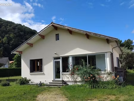 maison familiale de 145 m² au calme — terrain de 750 m²