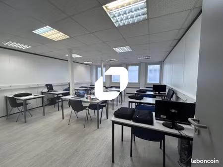 bureau 1 039 m²