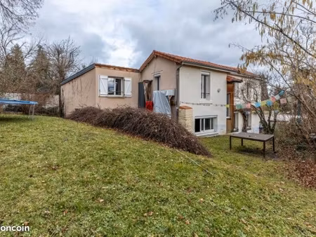 chamalières  63400  maison 105 m²  4 chambres  buanderie  terrain clos et arboré 550 m²  g