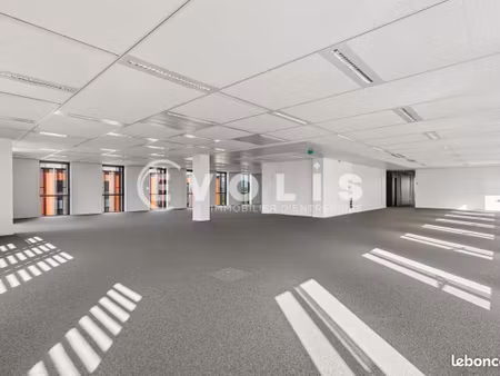bureaux 6 456 m²