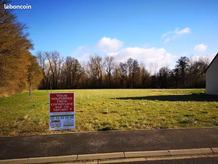 terrain 715 m² valframbert