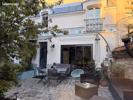 maison 173m2 saint mandé sur une parcelle de 218 m2. avec cour pavée de 80m2 et cabanon et