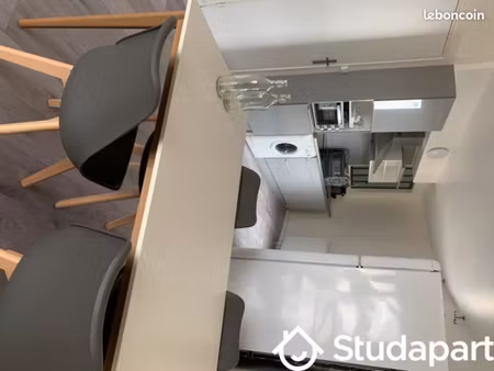 chambre 1 pièce 13 m²