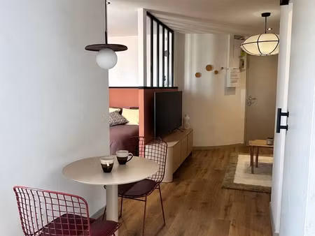 cocon design rénové – dernier étage avec vue sur marseille – meublé  990 charges comprises