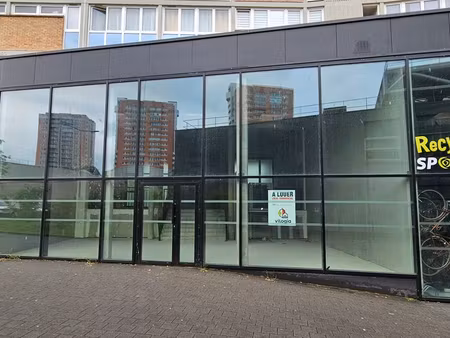 local commercial neuf de 115 m² à deux pas de mcarthurglen roubaix