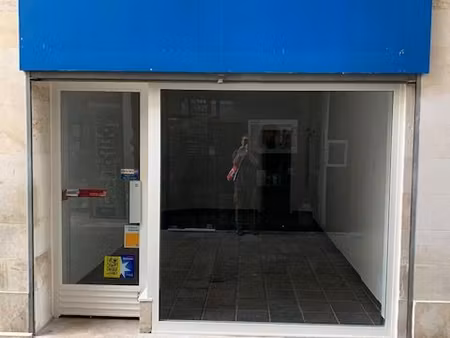 local commercial niort hyper centre