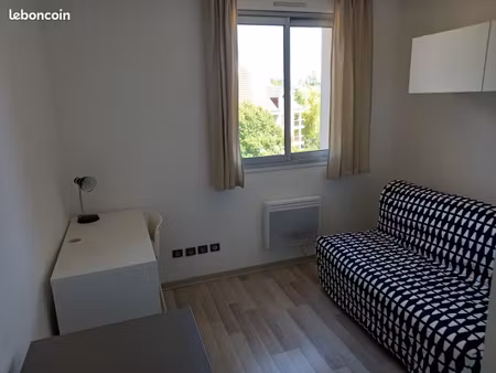 location studio meublé