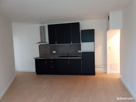 particulier loue quartier cathédrale un t3 de 56 m²