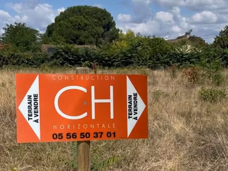 terrain 640 m² auros