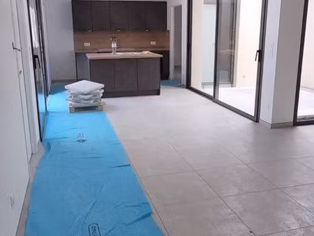appartement t4 neuf  non meublé avec terrasse  garage et cave