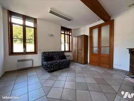 studio 1 pièce 28 m²