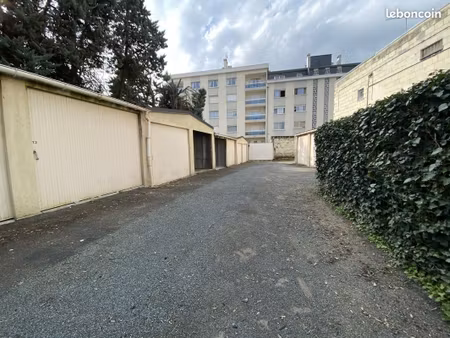 parking/box 15 m² saumur