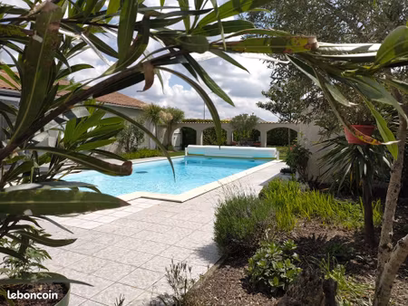 maison familiale de caractère avec piscine