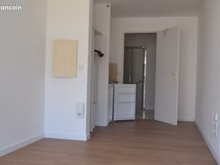 vends studio 19.60m²