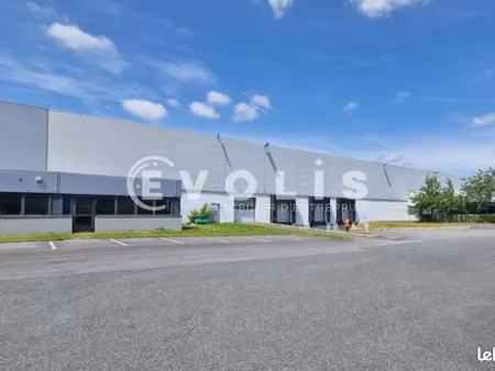 local industriel 824 m²