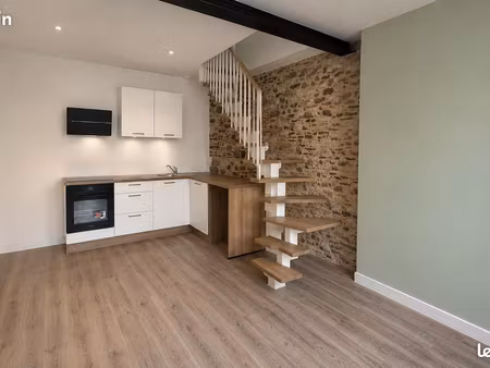 maison duplex 35 m² avec jardin partagé et dépendances