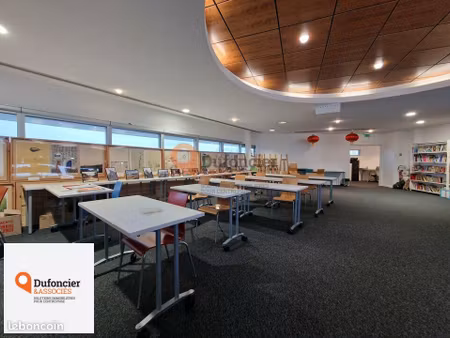 bureaux 242 m² chasseneuil du poitou