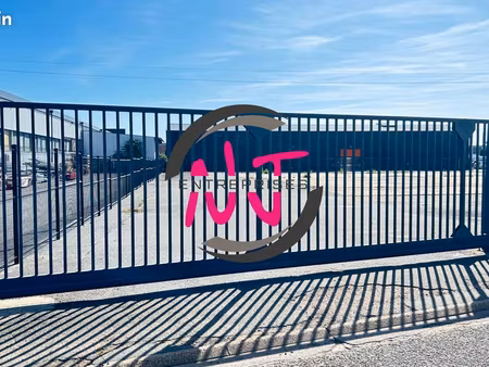 parking/box 2500 m² le mans