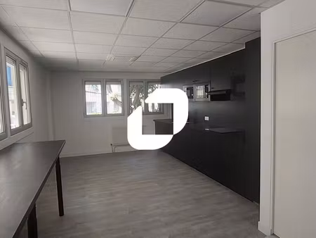 bureau 415 m²