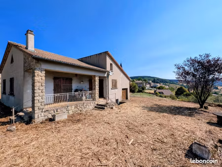 maison de plain pied de 78 m2 avec garage sur une parcelle de 890 m2