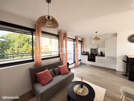 studio 1 pièce 29 m²