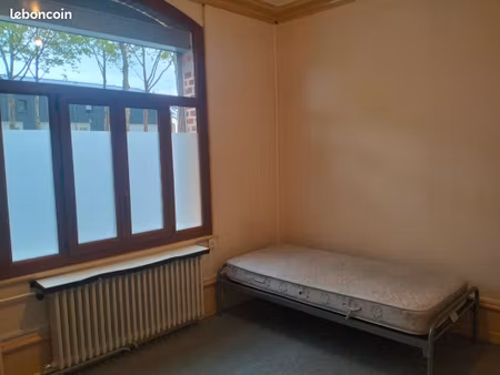 chambre meublée