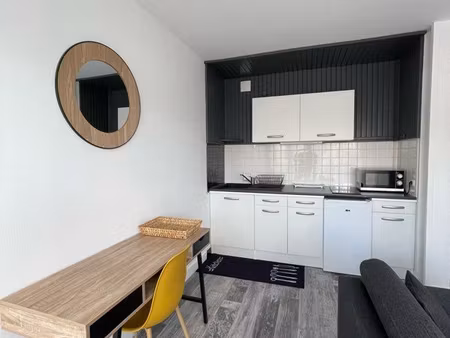appartement lumineux avec balcon et parking