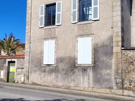 lots de trois appartements en location parthenay