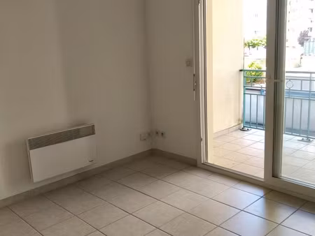t2 de 50m2 avec garage - bourgoin - spécial investisseur  bien vendu loué