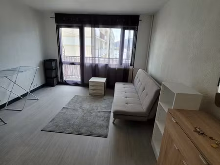 studio 1 pièce 26 m²