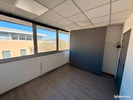 bureau rénové 15m2 et 28m2