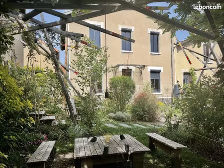 appartement 2 pieces 26m² meuble avec jardin partage