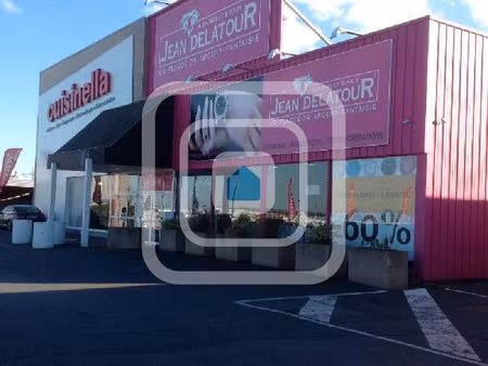 local commercial 800 m²