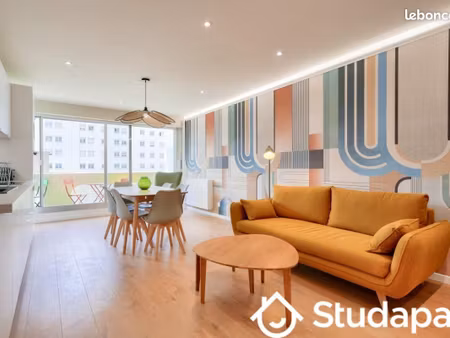 chambre 1 pièce 13 m²