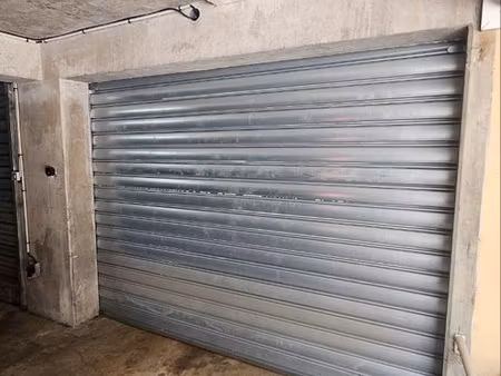 box de 17m2 sécurisé et motorisé didier