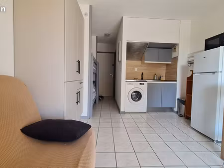 canet studio avec parking pour étudiant 385 euros par mois