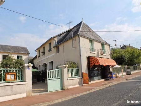 immeuble 15 pièces 561 m²