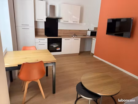 location studio meublé
