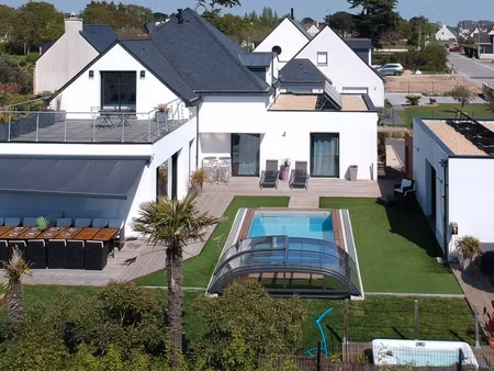villa 100 m plage piscine  jacuzzi  salle ciné