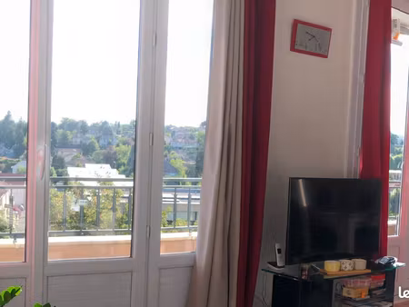 grand t2 meublé 54m2 traversant balcons vue dégagée