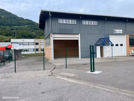 local artisanal ou stockage 170 m2