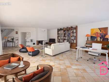 maison 7 pièces 220 m²