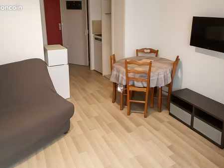 studio 24 m² + balcon + parking – vannes ouest – dernier étage 109 000