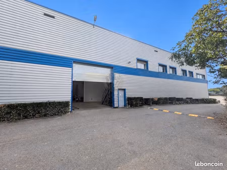 bureaux 600 m² chassieu
