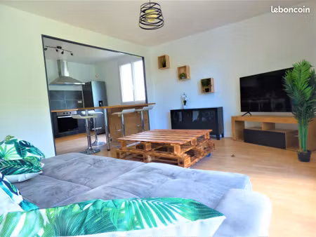 t4 rénové de 78 m² - centre ville de quimper à pied