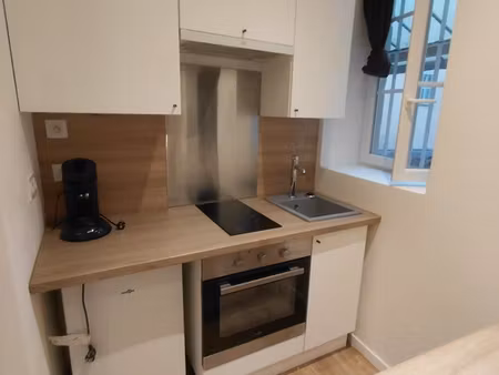 studio 25m² rénové centre ville de mâcon  place aux herbes