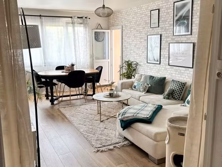 appartement t4 de 87 m² entièrement rénové avec balcon  garage et cave