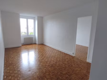 3 pièces / quartier notre dame / bld du roi / 64 m2 / 4ème étage
