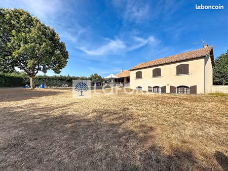 maison 8 pièces 210 m²